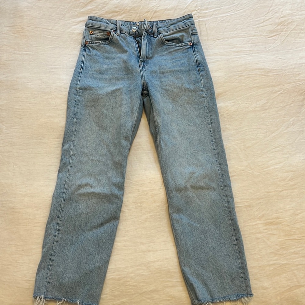 Topshop Straight jeans in W26/L30 aka 4